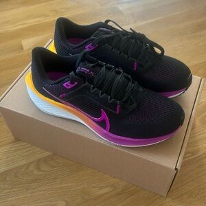 Nike Air Zoom Pegasus 40 Women's Size 7 Running Shoes